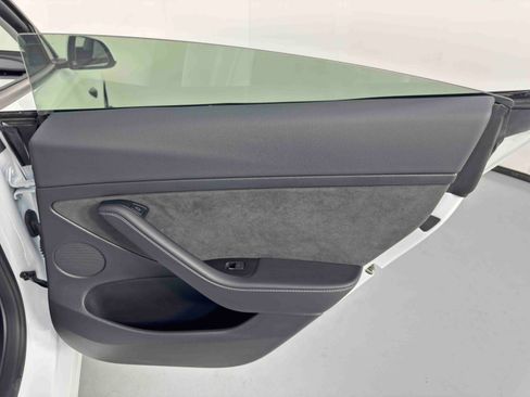 Used 2023 Tesla Model 3 Standard Range image 46