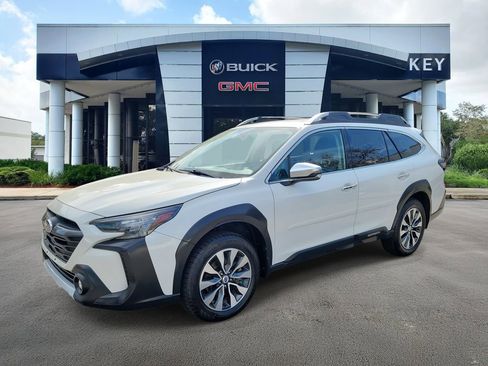 Used 2023 Subaru Outback Touring XT AWD/4WD image 2