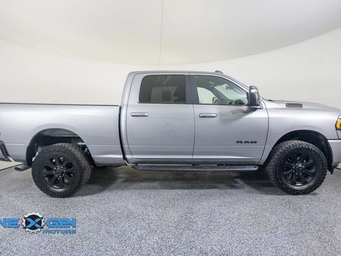Used 2024 RAM 2500 Big Horn w/ Night Edition AWD/4WD image 8
