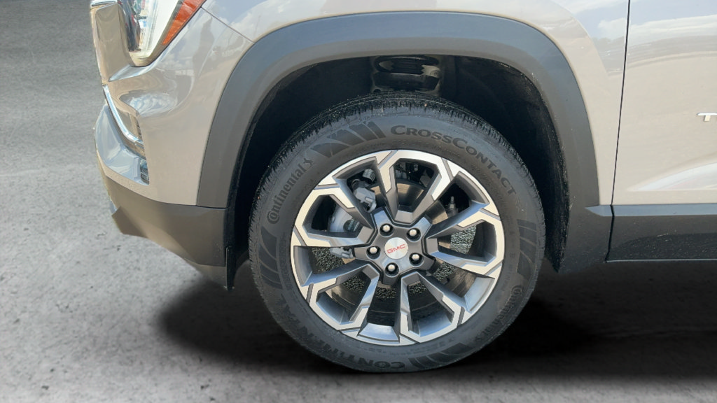 Used 2025 GMC Terrain Elevation w/ Elevation Premium Package FWD image 26