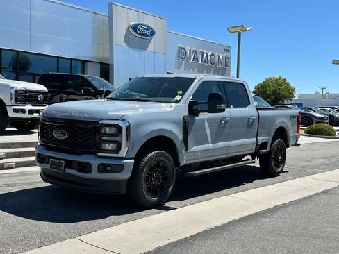 New 2026 Ford F250 Lariat w/ Black Appearance Package AWD/4WD image 2