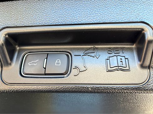 Used 2023 Ford Explorer XLT w/ Equipment Group 202A image 28