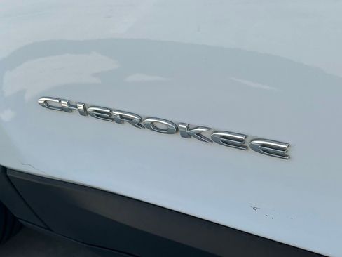 Used 2021 Jeep Cherokee Latitude Lux image 15