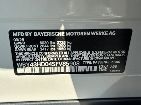 Used 2025 BMW i4 xDrive40i AWD/4WD image 18