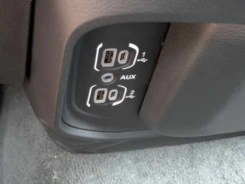 Used 2022 RAM 1500 Laramie AWD/4WD image 28