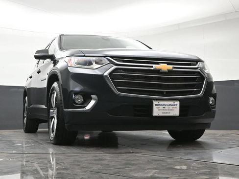 Used 2021 Chevrolet Traverse LT w/ LT Premium Package AWD/4WD image 30
