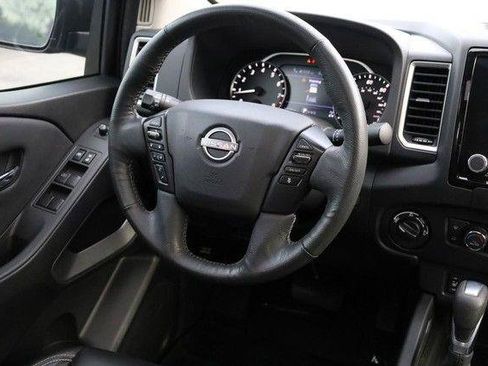 Used 2022 Nissan Frontier SV w/ SV Premium Package AWD/4WD image 24