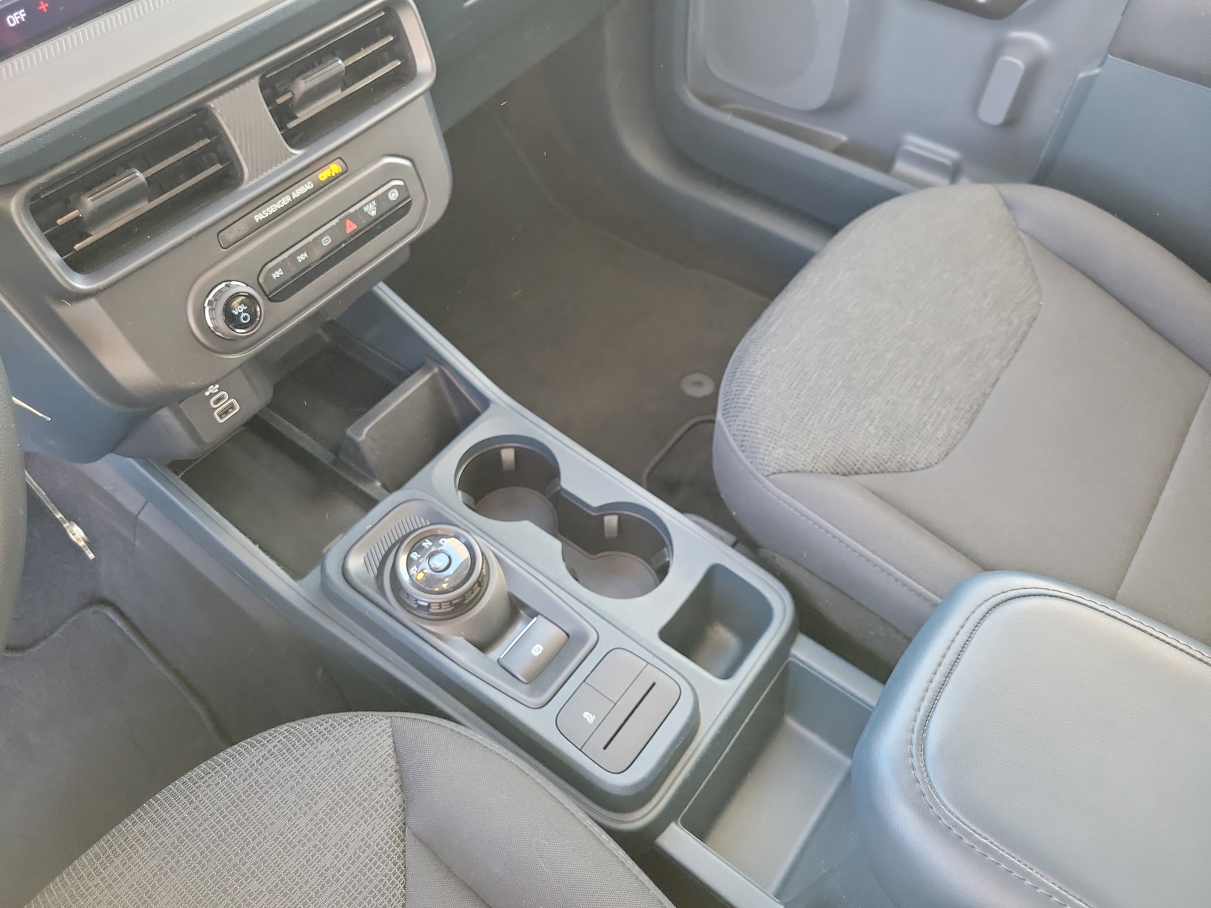 Certified 2025 Ford Maverick XL FWD image 8
