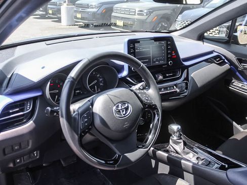 Used 2021 Toyota C-HR XLE FWD image 22