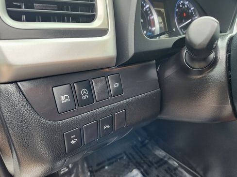 Used 2019 Toyota Highlander Limited image 13
