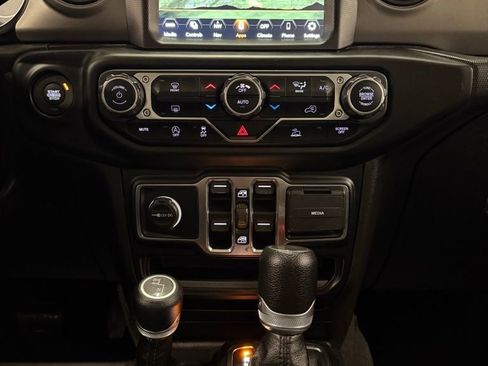 Used 2023 Jeep Wrangler Sport S image 29