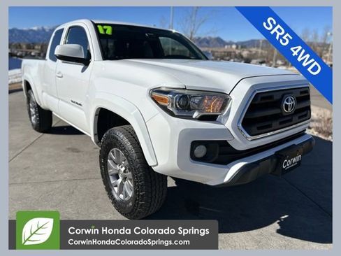 Used 2017 Toyota Tacoma SR5 image 1