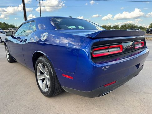 Used 2019 Dodge Challenger SXT image 8