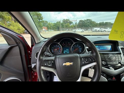 Used 2012 Chevrolet Cruze LT FWD image 11