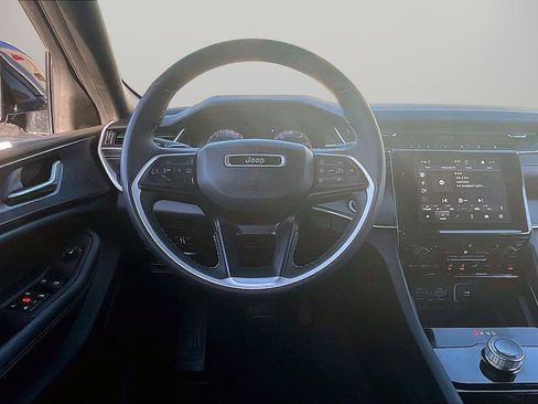 Certified 2023 Jeep Grand Cherokee Altitude image 12