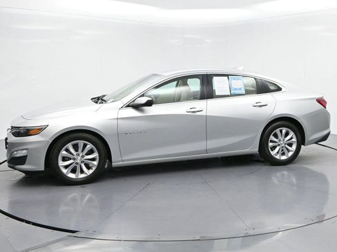 Used 2020 Chevrolet Malibu LT w/ Leather Package FWD image 4