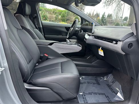 New 2026 Cadillac Optiq Luxury 1 image 10