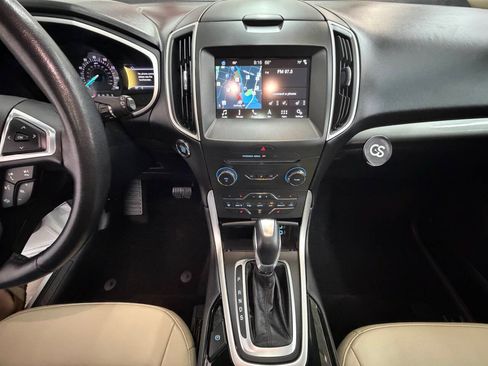 Used 2017 Ford Edge SEL w/ Equipment Group 201A AWD/4WD image 17