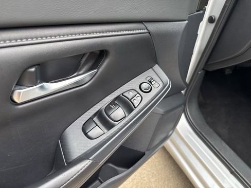 Used 2022 Nissan Sentra SV image 14