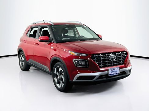 Used 2023 Hyundai Venue SEL FWD image 3