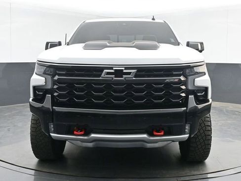 Used 2025 Chevrolet Silverado 1500 ZR2 w/ Technology Package AWD/4WD image 3