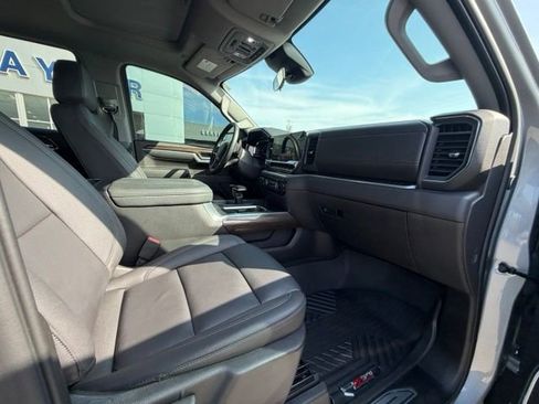 Used 2025 Chevrolet Silverado 1500 LT Trail Boss w/ Convenience Package II AWD/4WD image 35