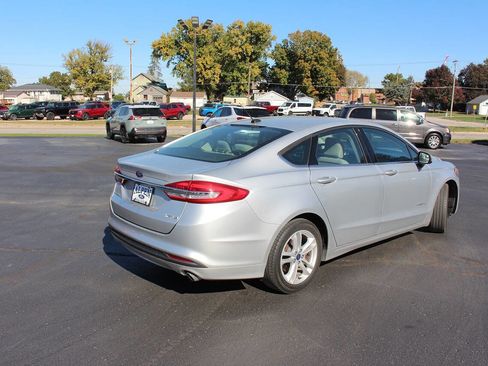Used 2018 Ford Fusion S image 4