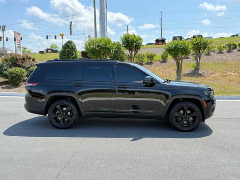Used 2023 Jeep Grand Cherokee L Laredo AWD/4WD image 6