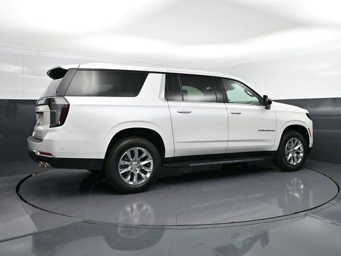 New 2025 Chevrolet Suburban Premier image 8