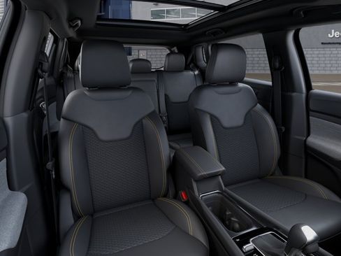 New 2026 Jeep Compass Latitude AWD/4WD image 16