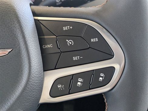 New 2026 Chrysler Pacifica Pinnacle image 28