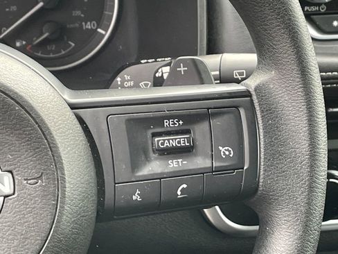 Used 2023 Nissan Rogue S image 32