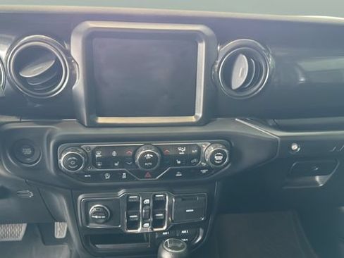Used 2023 Jeep Wrangler Unlimited Sport AWD/4WD image 12