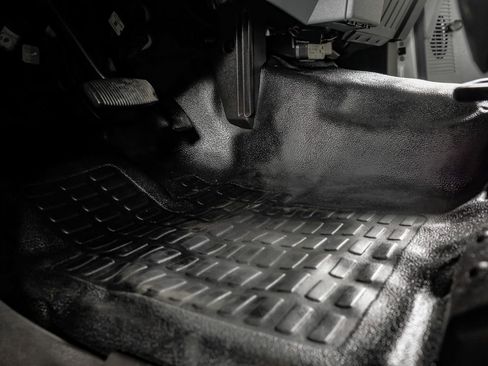 Used 2012 Ford F550 2WD Regular Cab Super Duty w/ Payload Upgrade Pkg image 20