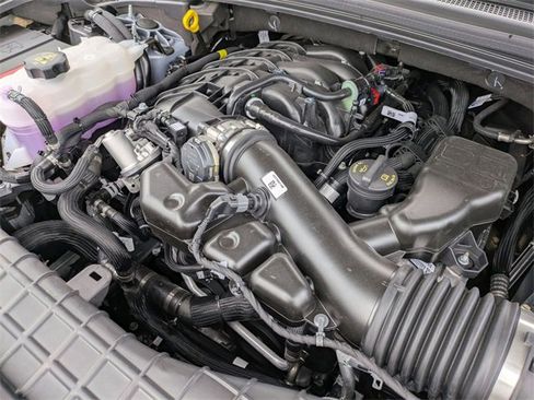 New 2025 Jeep Grand Cherokee L Limited w/ Black Appearance Package image 33