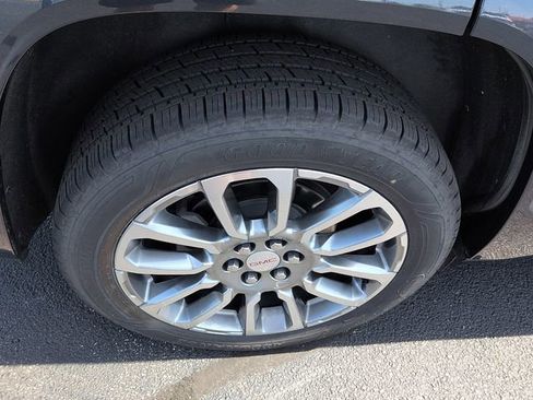 Used 2022 GMC Acadia Denali w/ Denali Ultimate Package AWD/4WD image 9