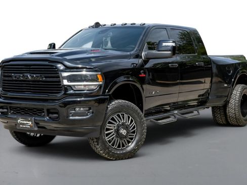 Used 2024 RAM 3500 Laramie w/ Night Edition AWD/4WD image 5