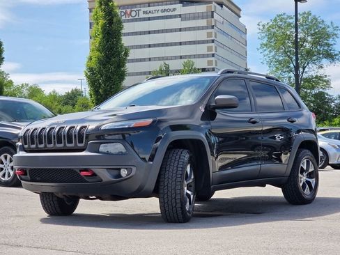 Used 2014 Jeep Cherokee Trailhawk w/ Leather Interior Group AWD/4WD image 25
