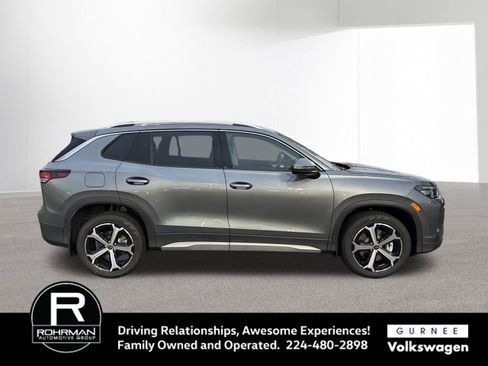 New 2026 Volkswagen Tiguan SE image 11