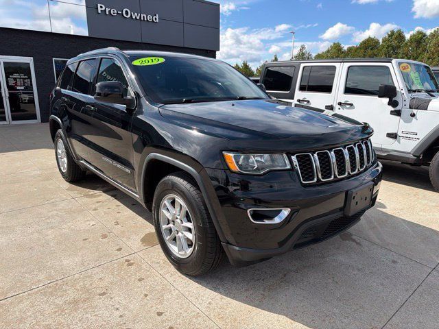 Used 2019 Jeep Grand Cherokee Laredo AWD/4WD image 1