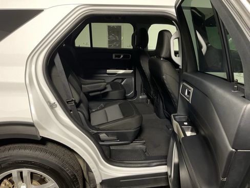 Used 2022 Ford Explorer XLT AWD/4WD image 34