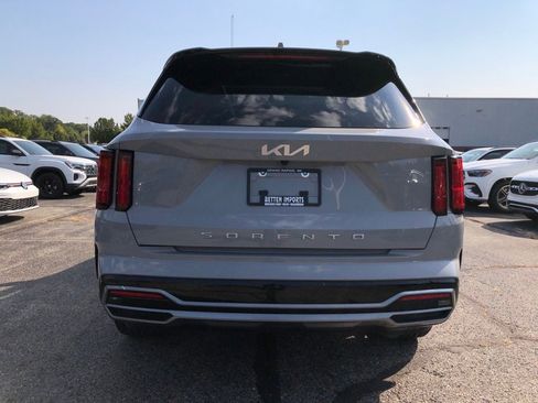 Used 2022 Kia Sorento SX image 5
