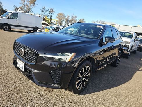 Used 2025 Volvo XC60 B5 Plus AWD/4WD image 3
