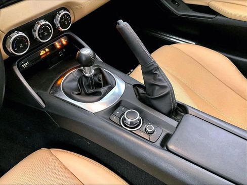 Used 2020 MAZDA MX-5 Miata RF Grand Touring image 16