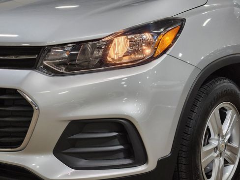 Used 2022 Chevrolet Trax LS w/ Tint and Cruise Package image 14