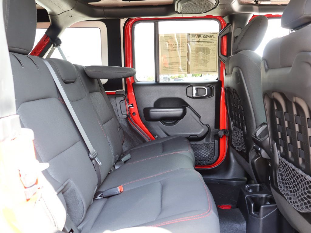 Used 2021 Jeep Wrangler Unlimited Rubicon AWD/4WD image 11