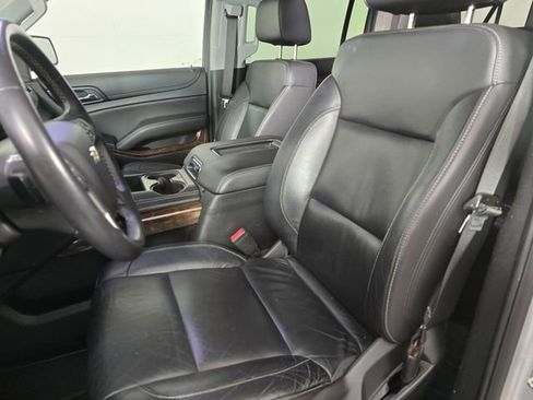Used 2018 Chevrolet Suburban LT AWD/4WD image 23