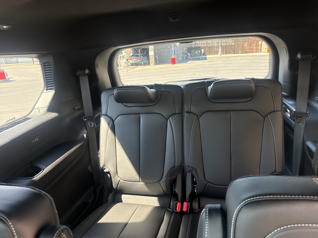 New 2026 Jeep Grand Cherokee L Limited w/ Limited Altitude Package AWD/4WD image 26