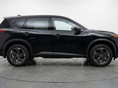 Used 2025 Nissan Rogue SV image 11