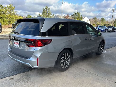 New 2026 Honda Odyssey EX-L image 5